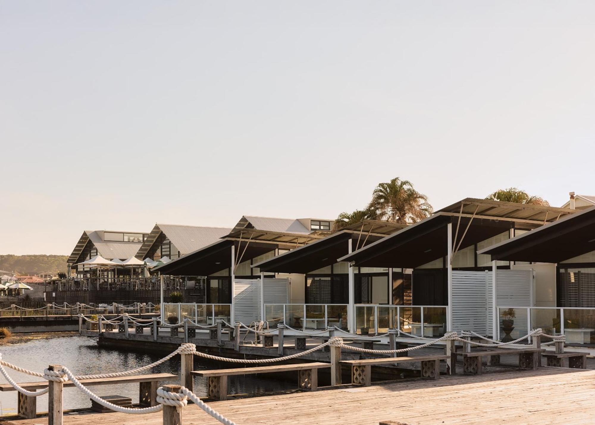 Caves Coastal Bar & Bungalows Caves Beach Esterno foto