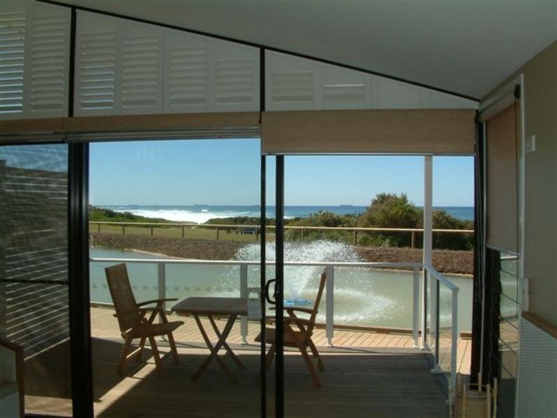 Caves Coastal Bar & Bungalows Caves Beach Esterno foto