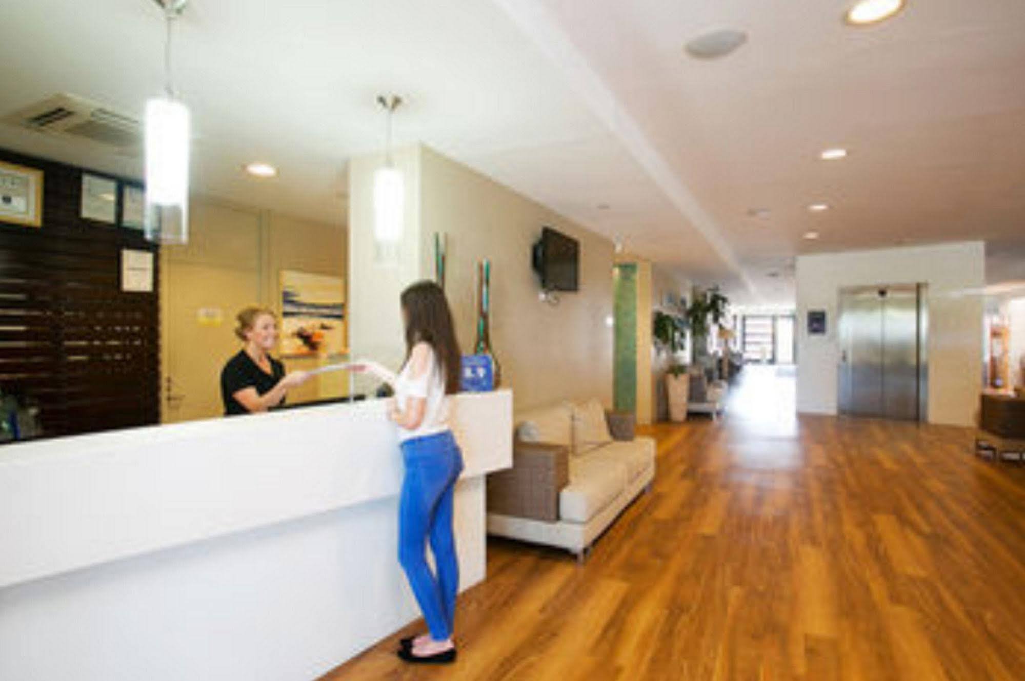 Caves Coastal Bar & Bungalows Caves Beach Esterno foto