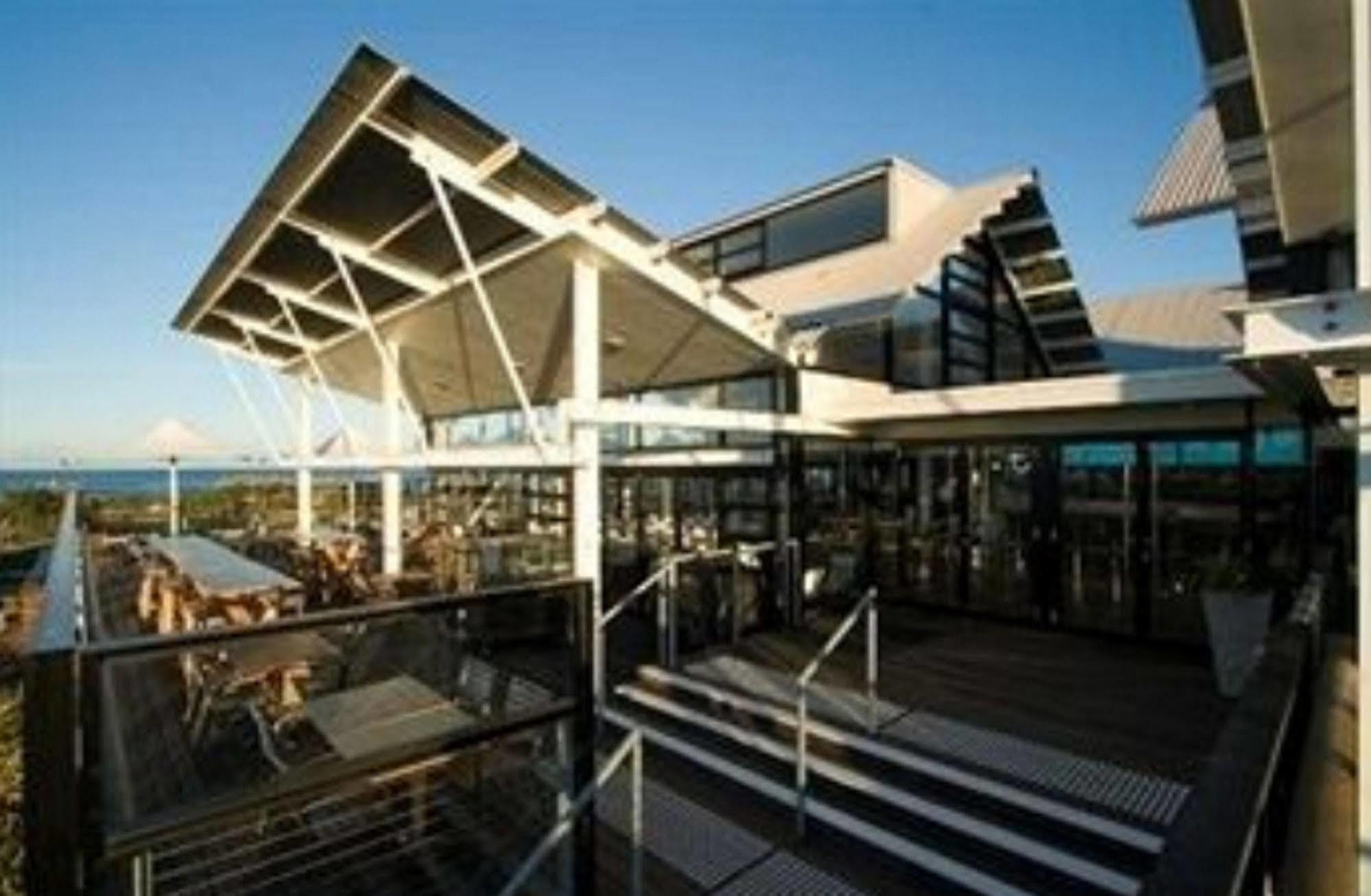 Caves Coastal Bar & Bungalows Caves Beach Esterno foto
