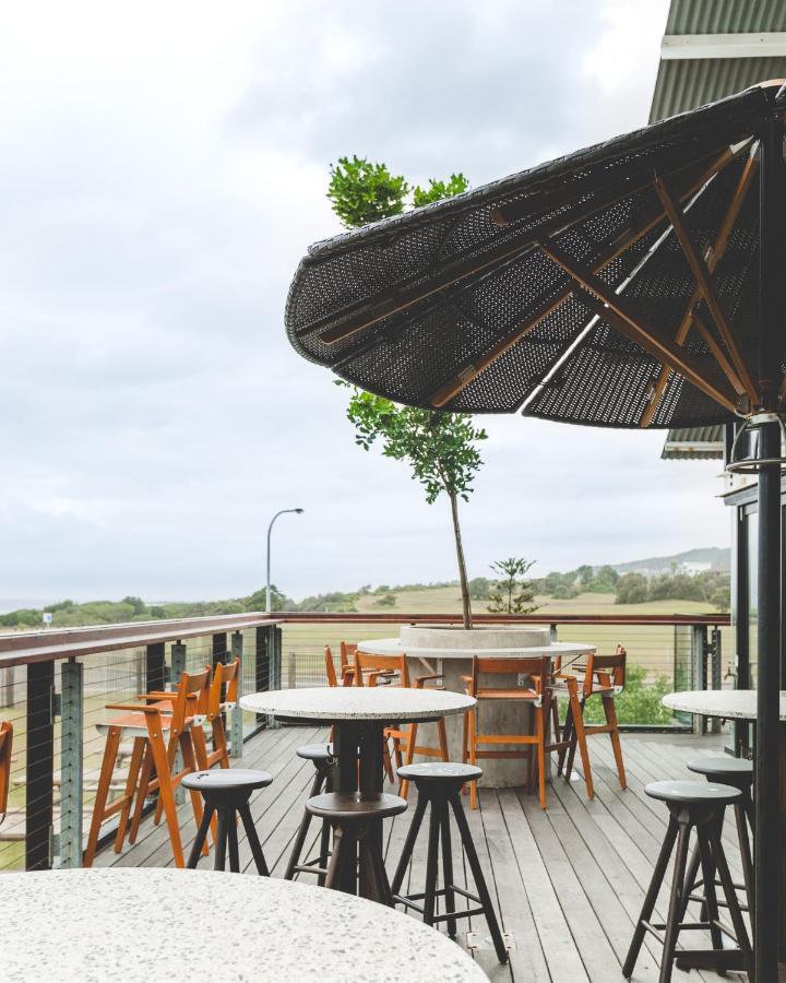 Caves Coastal Bar & Bungalows Caves Beach Esterno foto